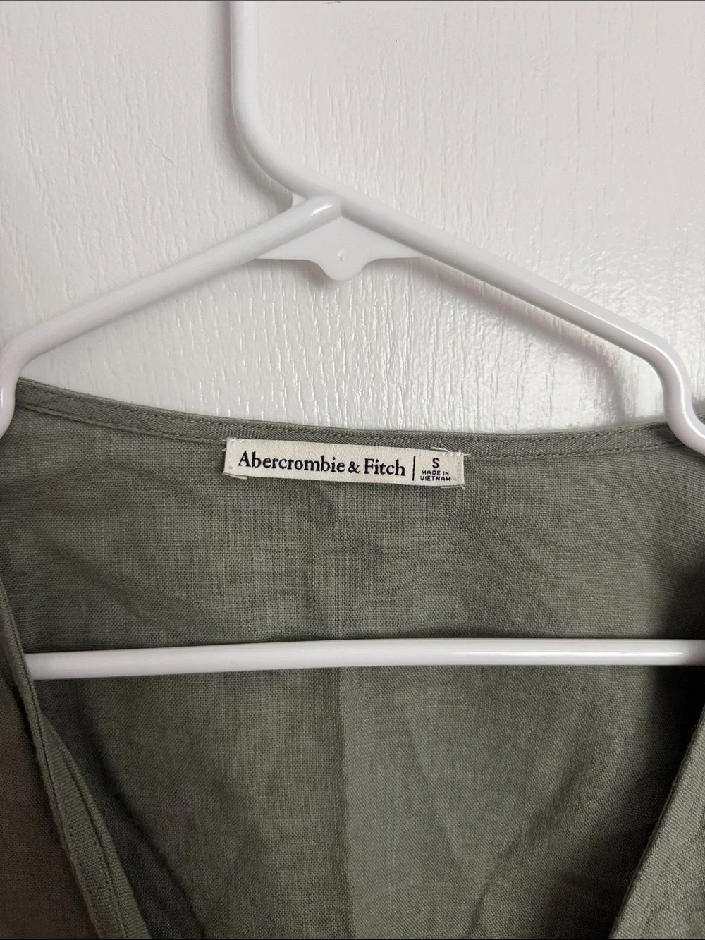 Abercrombie & Fitch Olive Tie-Front Crop Blouse
